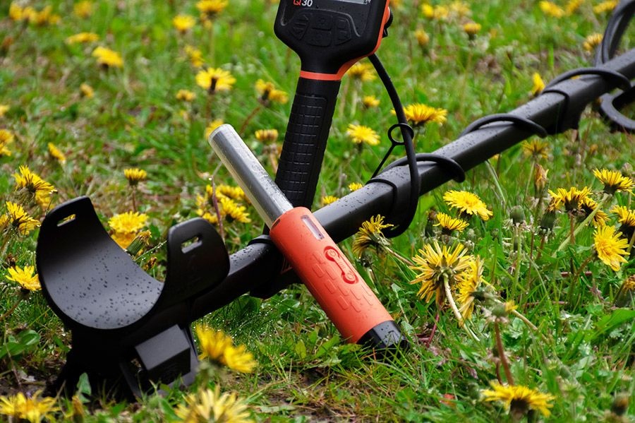 Quest Quest X Pointer Max met magic holster