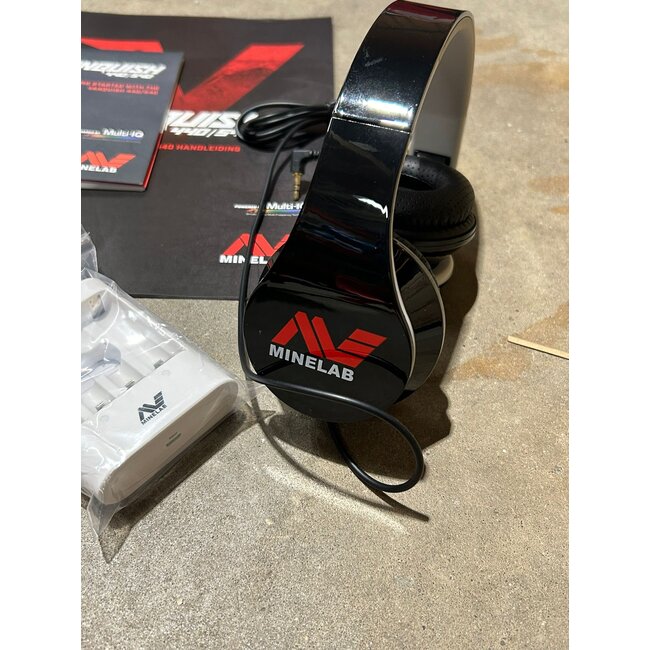 Gebruikte Metaaldetectors Occ 6: Minelab Vanquish 540 with Headphones