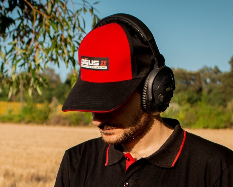 XP Metaaldetectors XP Deus 2 cap red/black