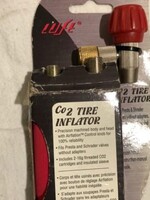 Luft Luft minipomp met CO2 patroon 2x