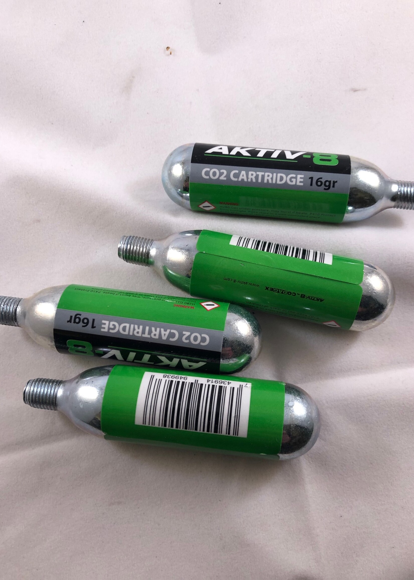 Aktive-8 CO2 patronen voor pomp 16 gram met draad  5 stuks