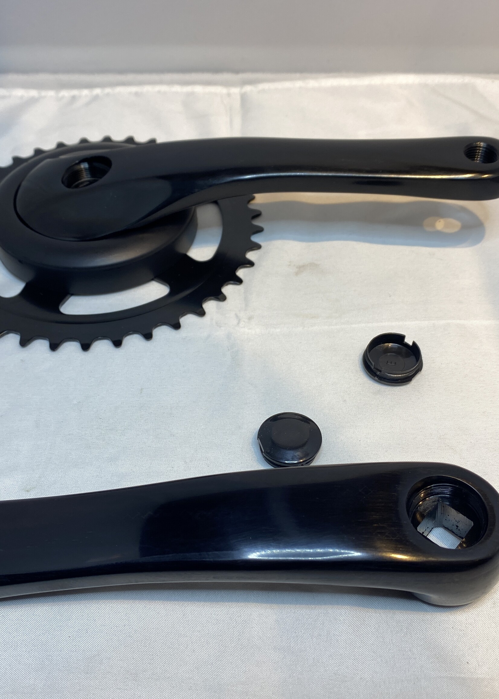 TOM TOM Crankstel 38T 170 mm zwart stadsfiets