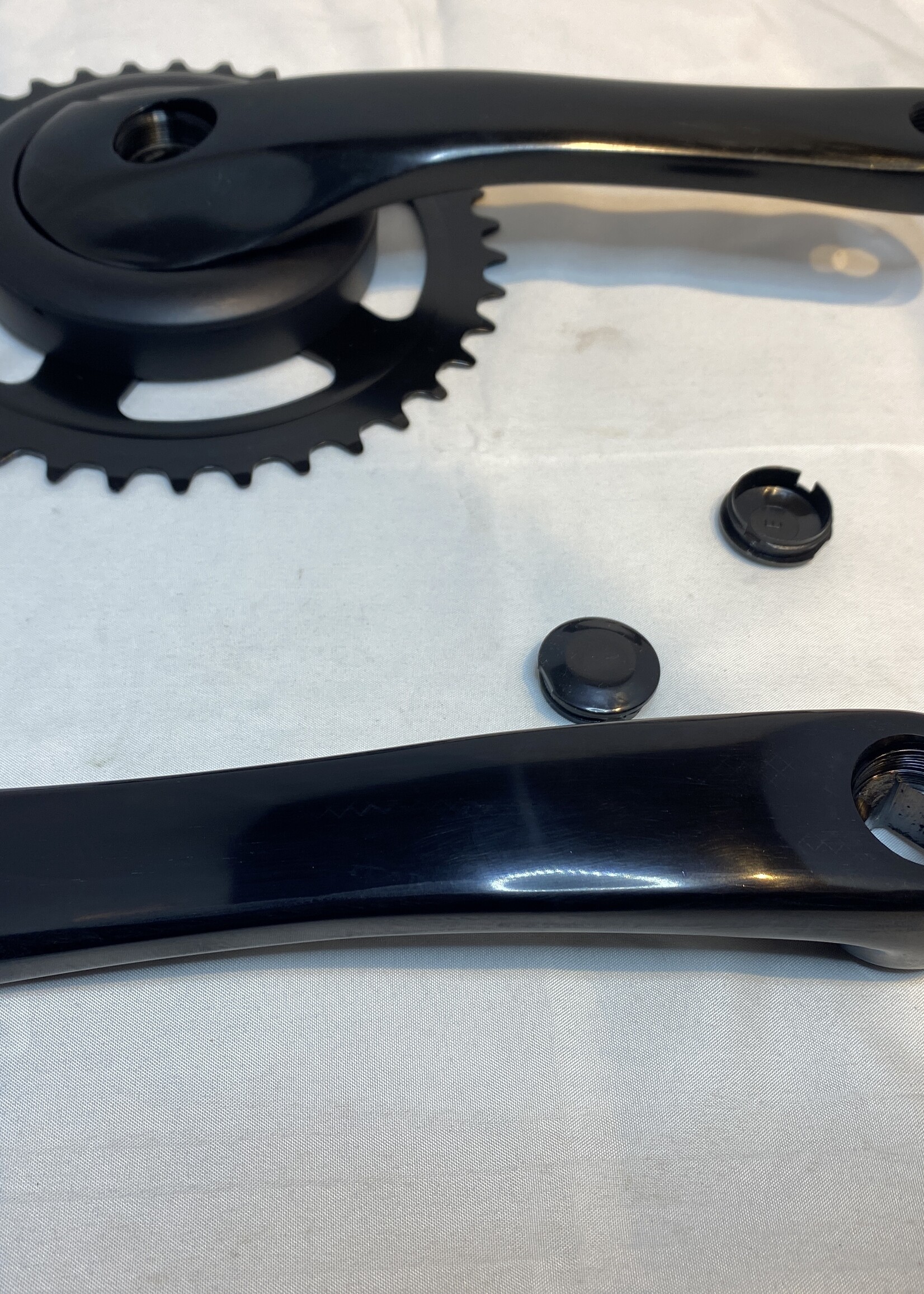 TOM TOM Crankstel 38T 170 mm zwart stadsfiets