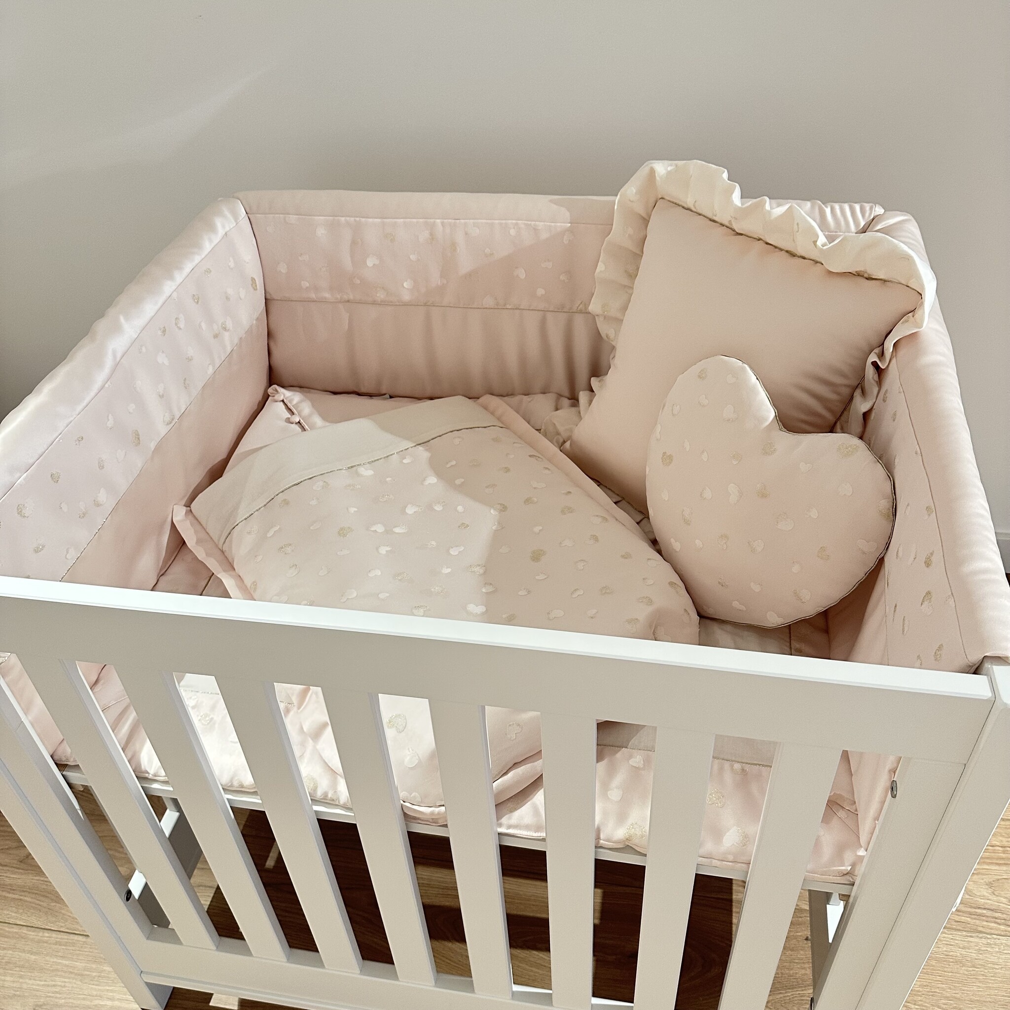 Roze satiné met golden hearts bekleding-1