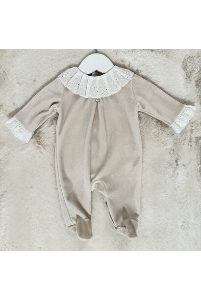babypakje velours met broderie - beige