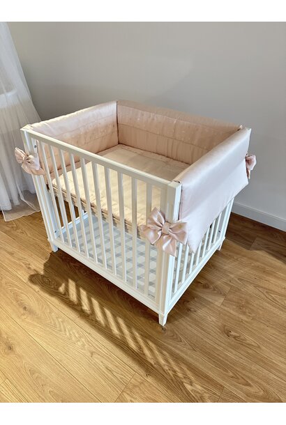 Roze satiné met golden hearts bekleding