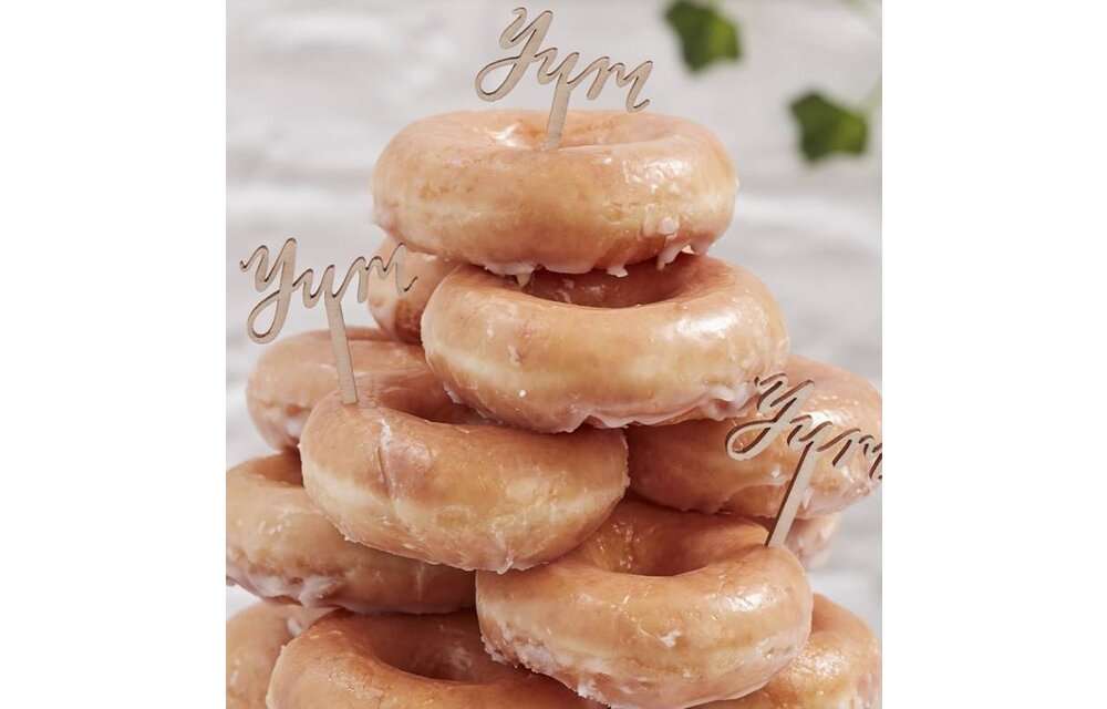 Houten caketoppers Yum 6 stuks