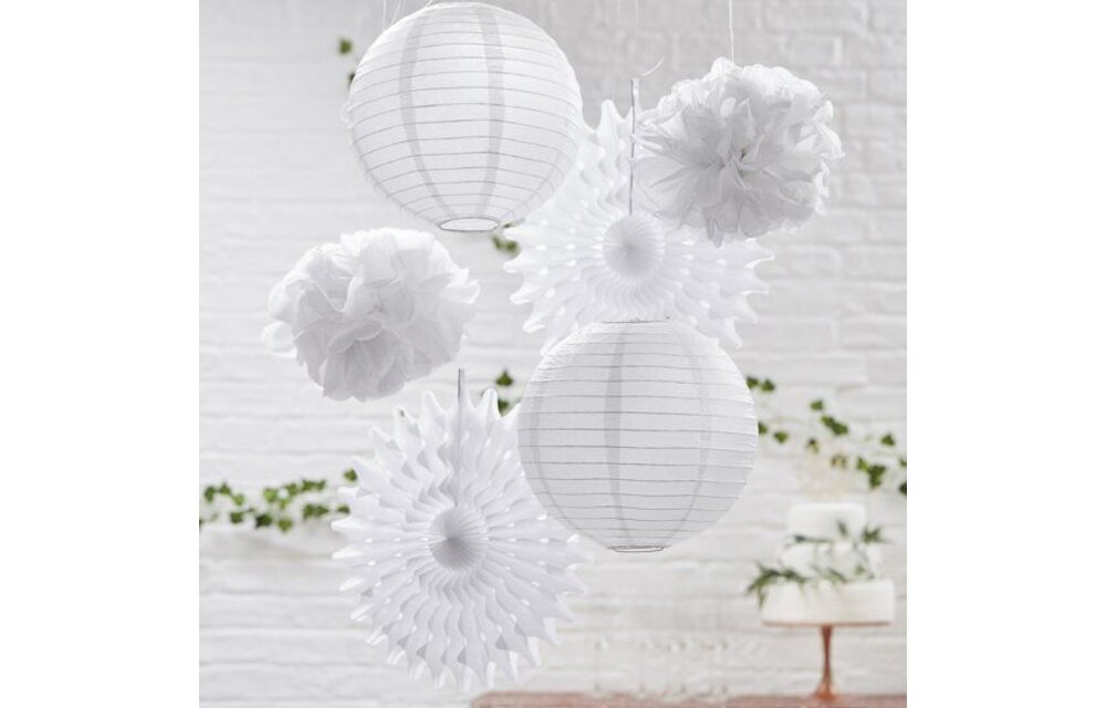 Witte decoratieset met lampionnen, waaiers en pompoms