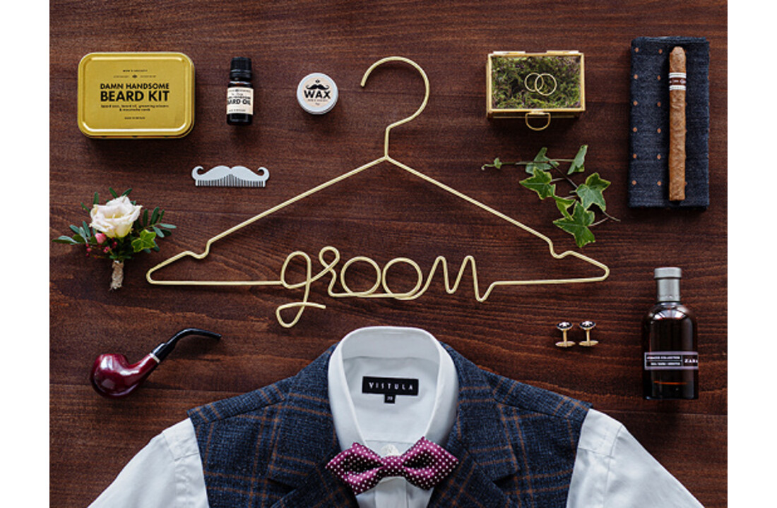 Kledinghanger groom - goud metaal