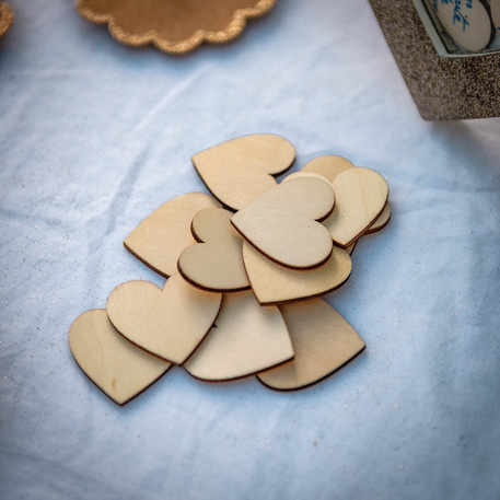 Gastenboek Just Married - Houten hart met 60 kleine hartjes