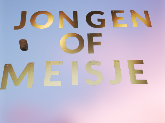 Jongen of meisje gouden letterslinger XL