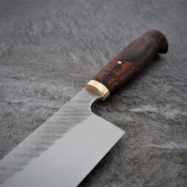 24er Gyuto mit Wüsteneisenholz