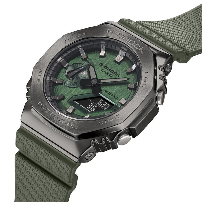 Casio G-Shock Casio G-Shock Horloge GM-2100B-3AER Staal met Gun Metal Analoog Digitaal met Arm Groene Horlogeband 42mm
