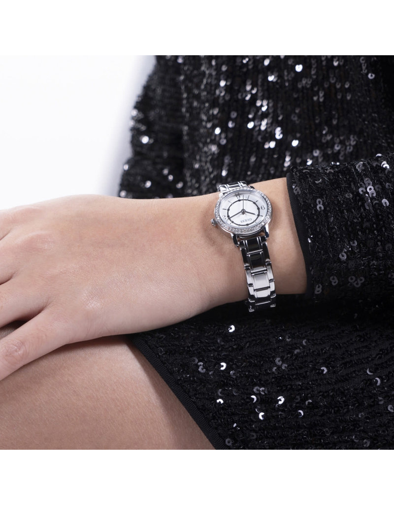 Guess Guess Dames Horloge GW0468L1 Staal Quartz met Zilverkleurige Wijzerplaat en Zirkonia 32mm