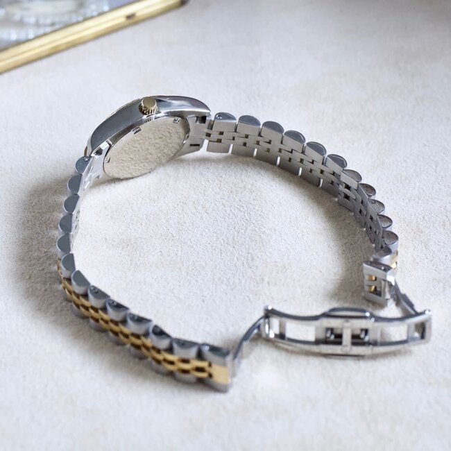 Jacques du Manoir Jacques du Manoir Horloge NRO.08 Staal Bi-color Zilveren Wijzerplaat met Zirkonia 26mm