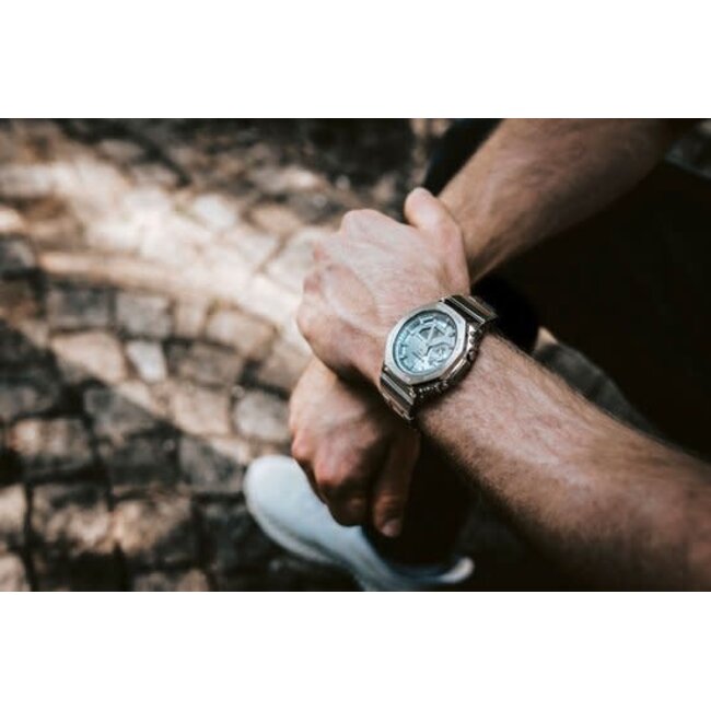 Casio G-Shock G-Shock Horloge GM-2110D-2AER Staal Analoog Digitaal met Light Blauwe Wijzerplaat