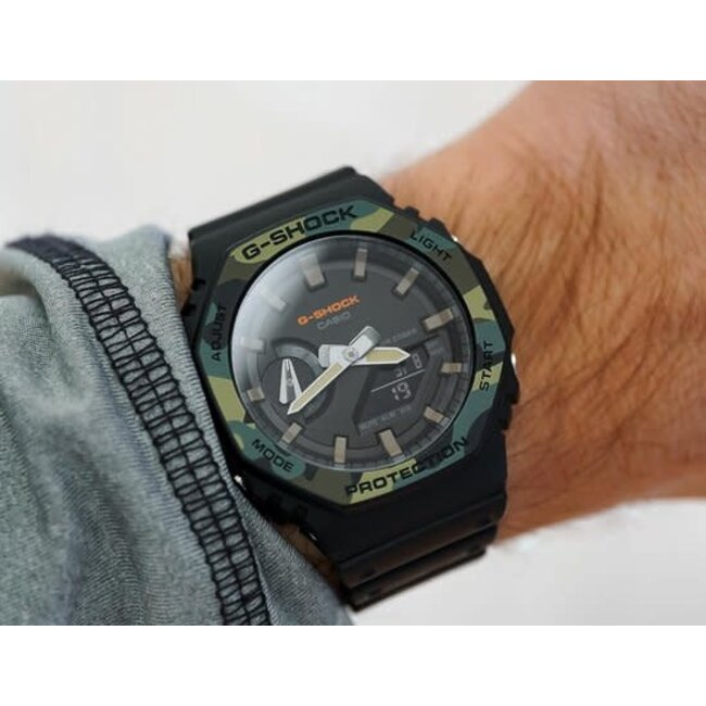 Casio G-Shock Casio G-Shock Horloge GA-2100SU-1AER Digitaal Analoog Zwart met Camouflage 45mm