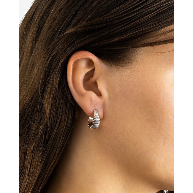 Buddha to Buddha Buddha to Buddha oorbellen 502 One Ellen Spiraal Zilver Set