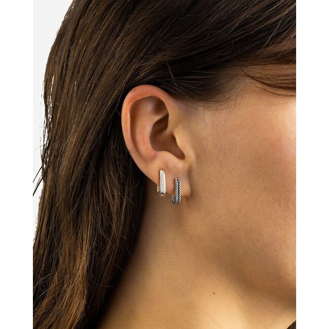 Buddha to Buddha Buddha to Buddha Oorbellen 406 One Barbara Omkeerbare Hoop Zilver Set