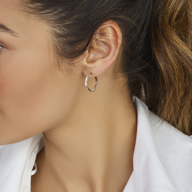 Blinckers Jewellery Huiscollectie BJ Oorbellen 13.37962 Zilver Oorringen Gedraaid 2.5x24mm