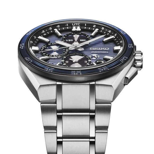 Seiko Seiko Horloge SSH175J1 Astron GPS Solar Chronograaf Titanium Saffierglas 43mm