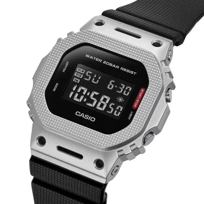 Casio G-Shock G Shock Horloge GM-5600M-1ER Staal 200m Waterdicht met Rubberen Horlogeband