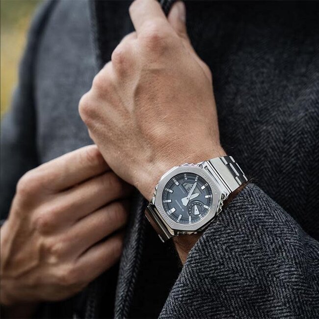 Casio G-Shock G-Shock Horloge GM-2110D-8AER Digitaal Analoog Staal met Grijze Wijzerplaat 49mm Waterdichtheid 200 Meter