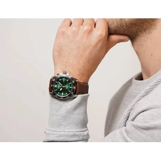 Seiko Seiko Horloge SKA791P1 Staal Kinetic 100m Waterdicht met Groen Wijzerplaat en Bruin Leren Horlogeband 43mm