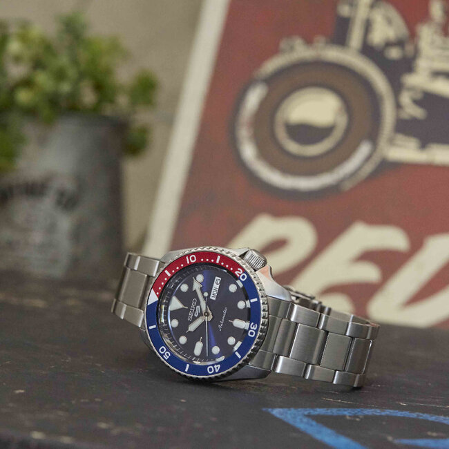 Seiko Seiko Horloge SRPD53K1 5 Sports Staal Automaat 100m Waterdicht met Blauw en Rood 42mm