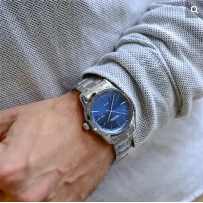Seiko Seiko Horloge  SNE525P1 Staal Solar met Blauwe Wijzerplaat 100M Waterdicht 40mm