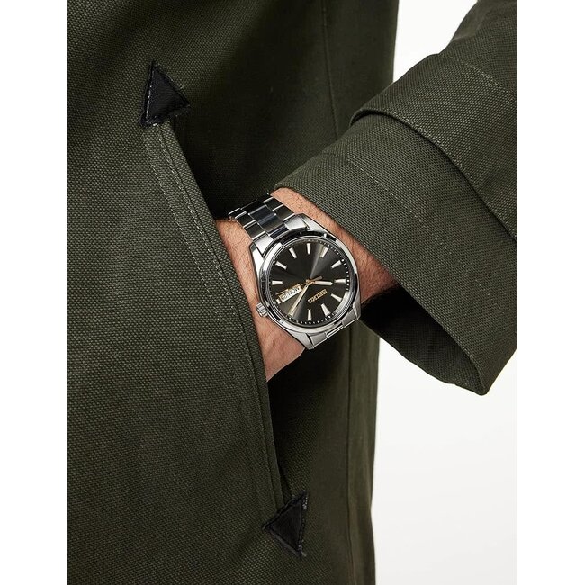 Seiko Seiko Horloge SUR343P1 Staal Quartz Saffierglas 100m Waterdicht met Grijze Wijzerplaat 40mm