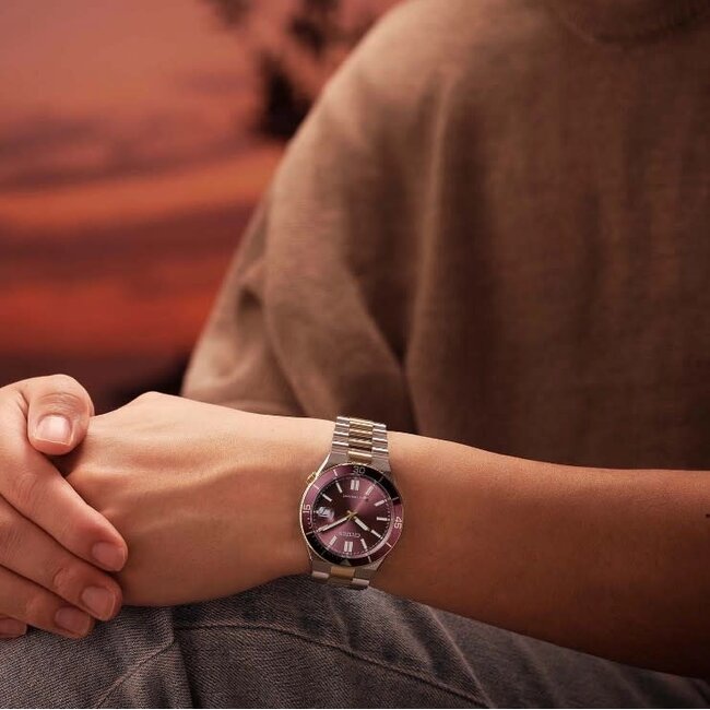 Citizen Citizen Horloge NJ0234-58X Tsuyosa Staal Bi-color Automaat Saffierglas met Bordeaux Wijzerplaat 40mm