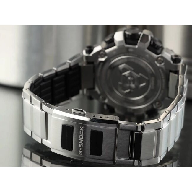 Casio G-Shock Casio G-Shock Horloge MTG-B3000D-1AER Metal Twisted G - Dual Core Guard Staal Solar Radio Controlled Zwarte Wijzerplaat 50.9mm Chronograaf 200m