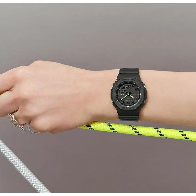 Casio G-Shock Casio G-Shock GMA-P2100SA-1A2ER Analoog Digitaal Zwart met Gele Accenten 200m Waterdicht 40.2mm