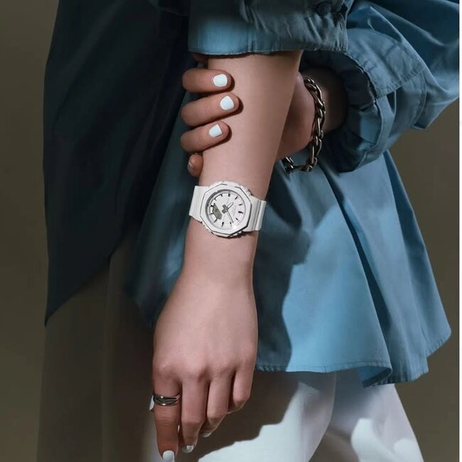 Casio G-Shock Casio G-Shock Horloge GMA-P2110-7AER Staal Wijzerplaat 40mm met Kunststofband Waterdichtheid 20m