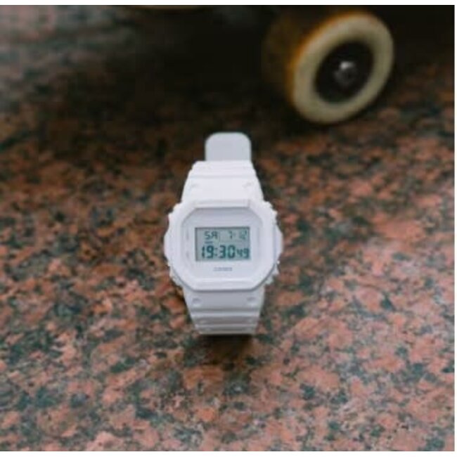 Casio G-Shock Casio G-Shock Horloge DW-5600WW-7ER Digitaal Wit 49mm Waterdichtheid 20m