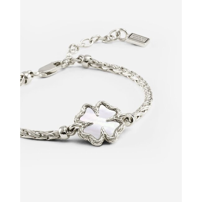 Buddha to Buddha Buddha to Buddha Armband 176 E+-G Katja Zilver Klaver Parelmoer Maat E+-G