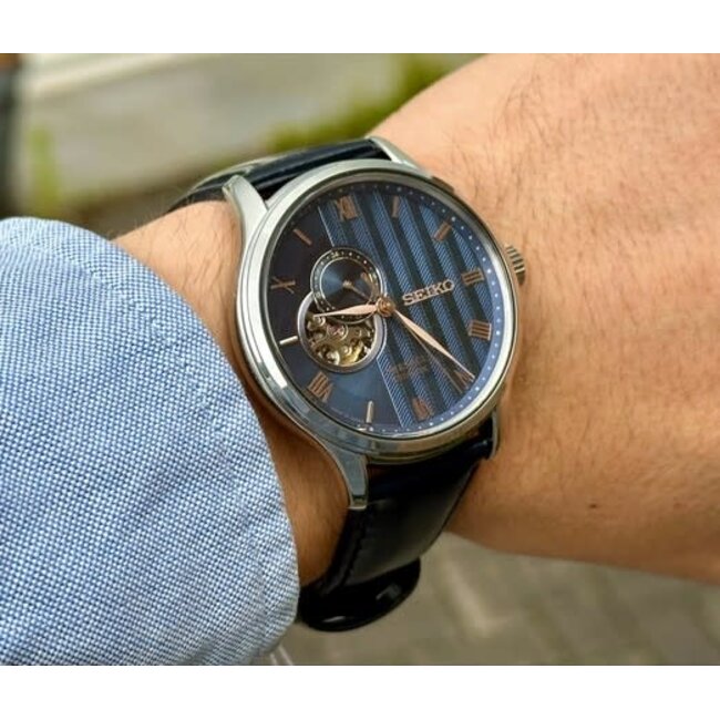 Seiko Seiko Horloge SSA421J1 Presage Staal Automaat Saffierglas met Blauwe Wijzerplaat Open Heart en Blauw Leren Horlogeband 41mm