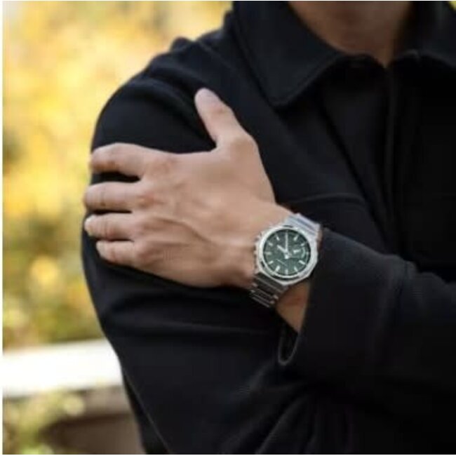 Casio G-Shock Casio G-Shock Horloge GST-B1000D-3AER Staal Solar Bluetooth met Groene Wijzerplaat 44mm Waterdichtheid 200 Meter