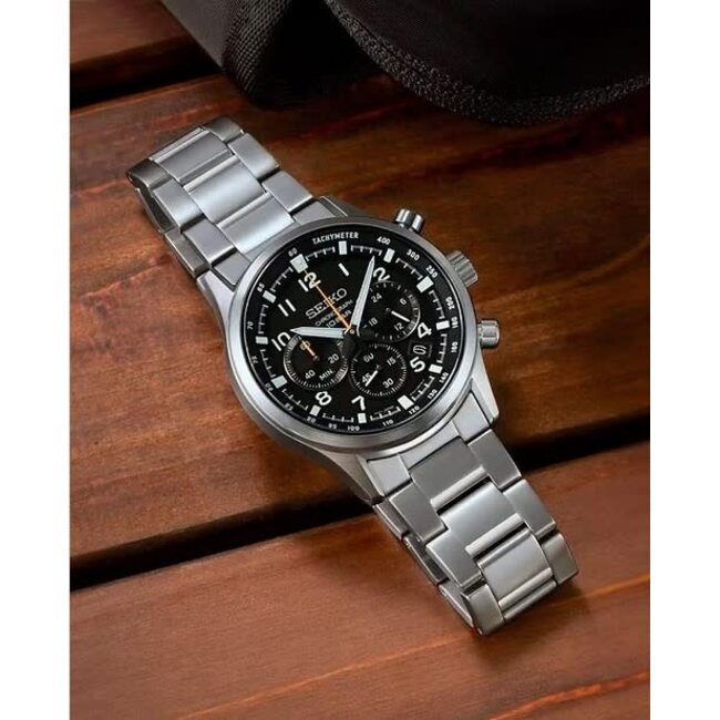 Seiko Seiko Horloge SSB447P1 Staal Quartz Chronograaf met Zwarte Wijzerplaat 43mm