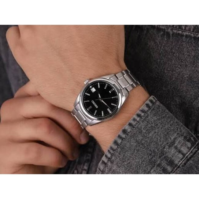 Seiko Seiko Horloge SUR311P1 Staal Quartz 100M Waterdicht met Zwarte Wijzerplaat en Saffier Glas 100M Waterdicht 40mm