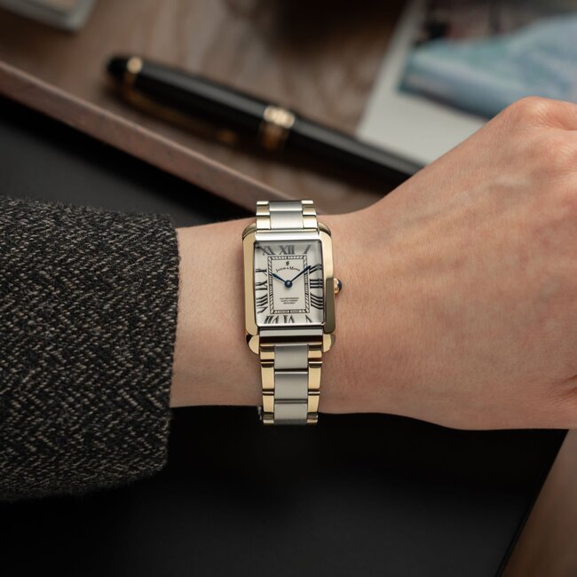 Jacques du Manoir Jacques du Manoir Horloge JWL05803 Emily III Staal Bi-color Quartz Swiss Made 23mm x 34mm