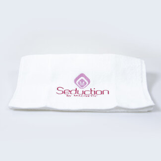 Magnetic Seduction Handdoek 30x50 cm.