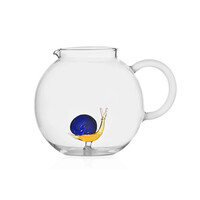 Kruik bolvormig glas met slak amber en blauw en wit handvat