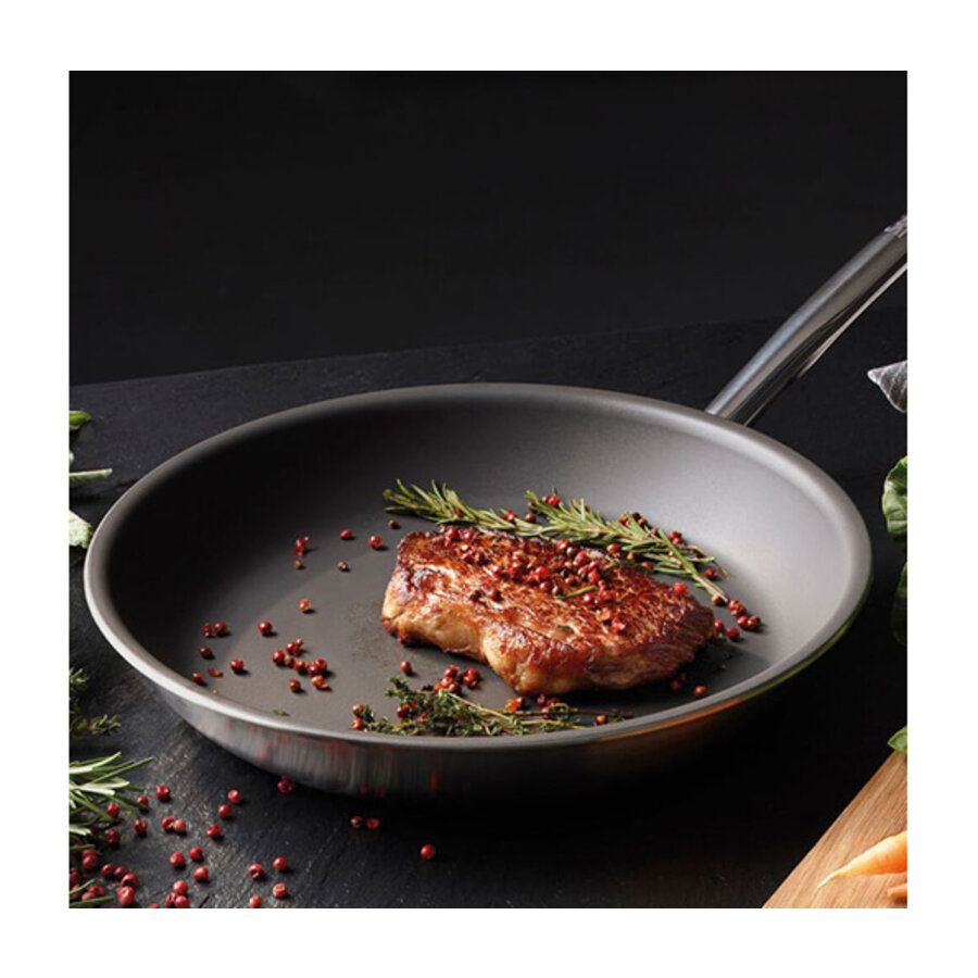 Bakpan Brigade Ultimate 28 cm antikleef-2