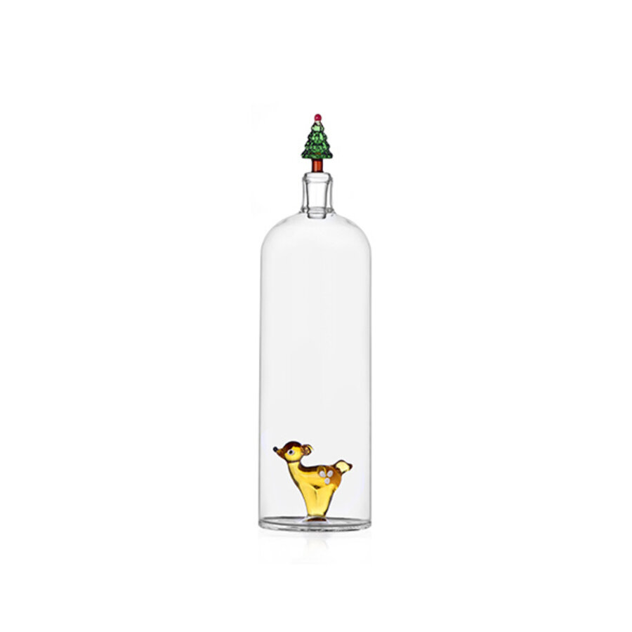Fles met ree of bambi erin en kerstboom als stop.-1