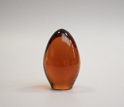  Val Saint Lambert Presse-papier / Ei kristal amber 97 mm 