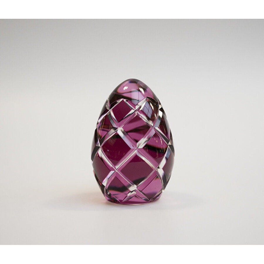 Presse-Papier  / Ei kristal fuchsia geslepen 97 mm-1