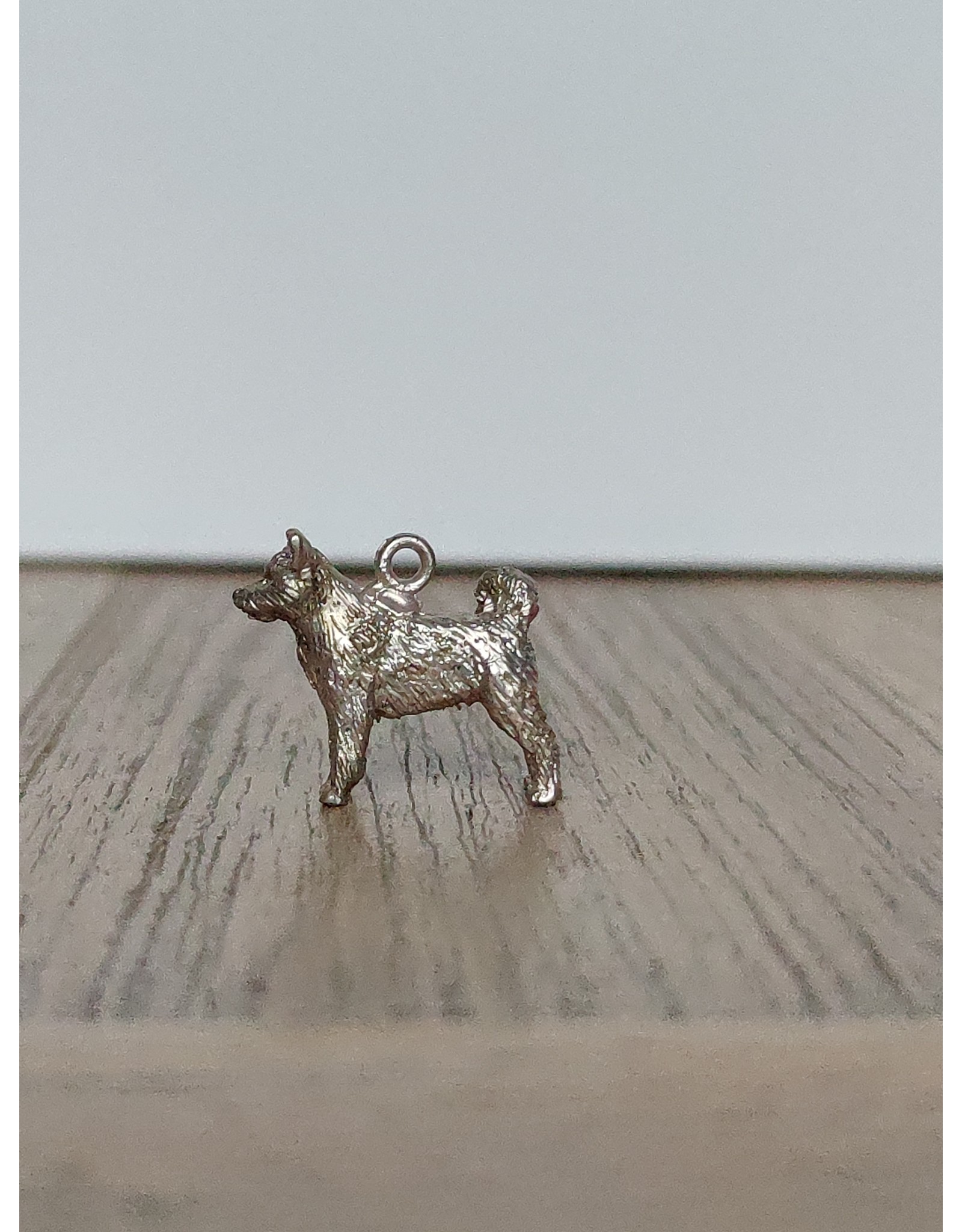 Handmade by Hanneke Weigel Sterling silver akita inu