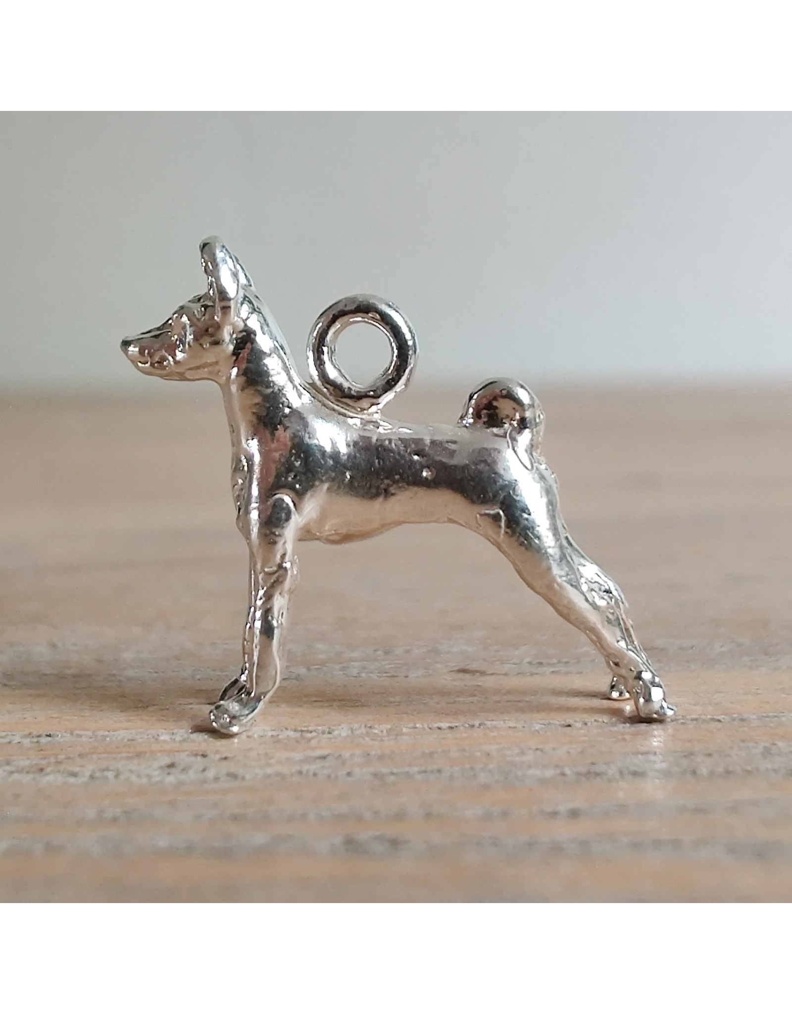 Handmade by Hanneke Weigel Zilveren Basenji